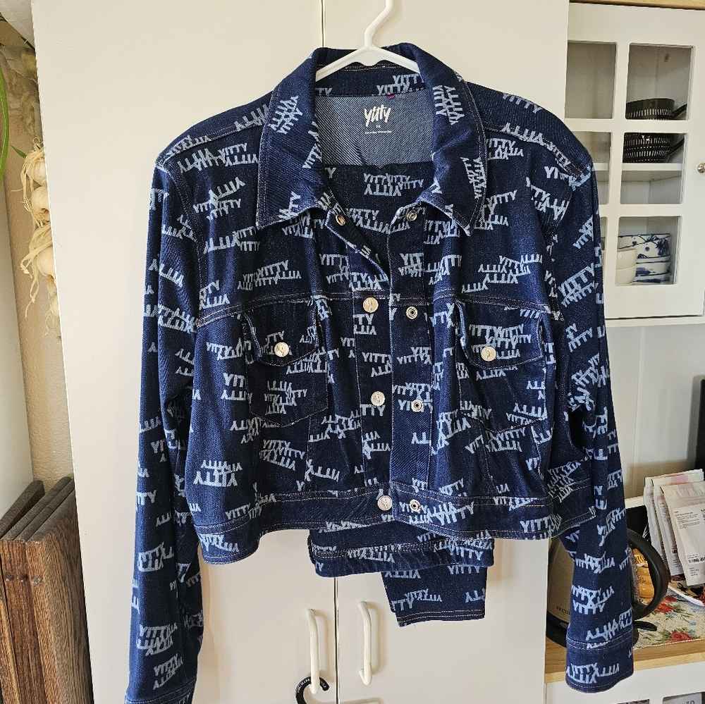 C80. Yitty Blue Patterned Jacket